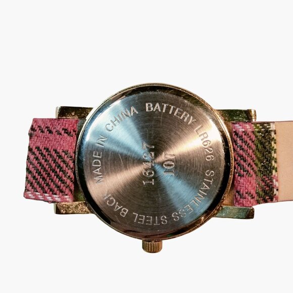 Gold Snowflake Dial Watch Red Plaid Strap Christmas Needs Battery - Picture 4 of 4